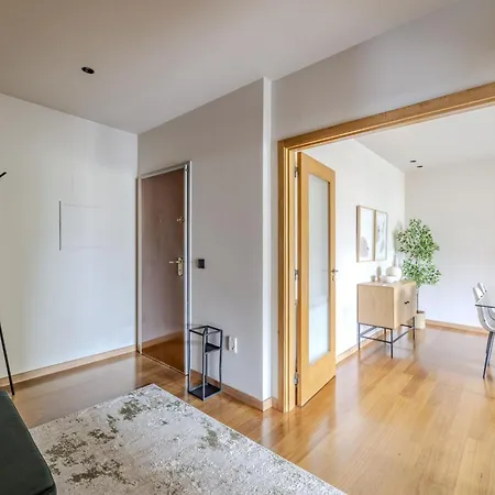 Maximus Design By House And People 아파트 브라가