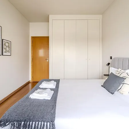 Maximus Design By House And People * 布拉加