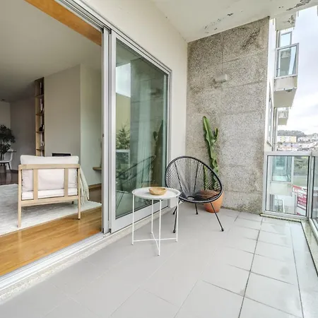 아파트 Maximus Design By House And People *