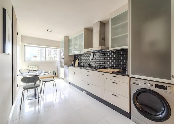 Maximus Design By House And People *